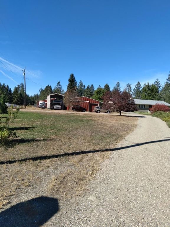 28211 N Cottonwood Rd, Chattaroy, WA 99003