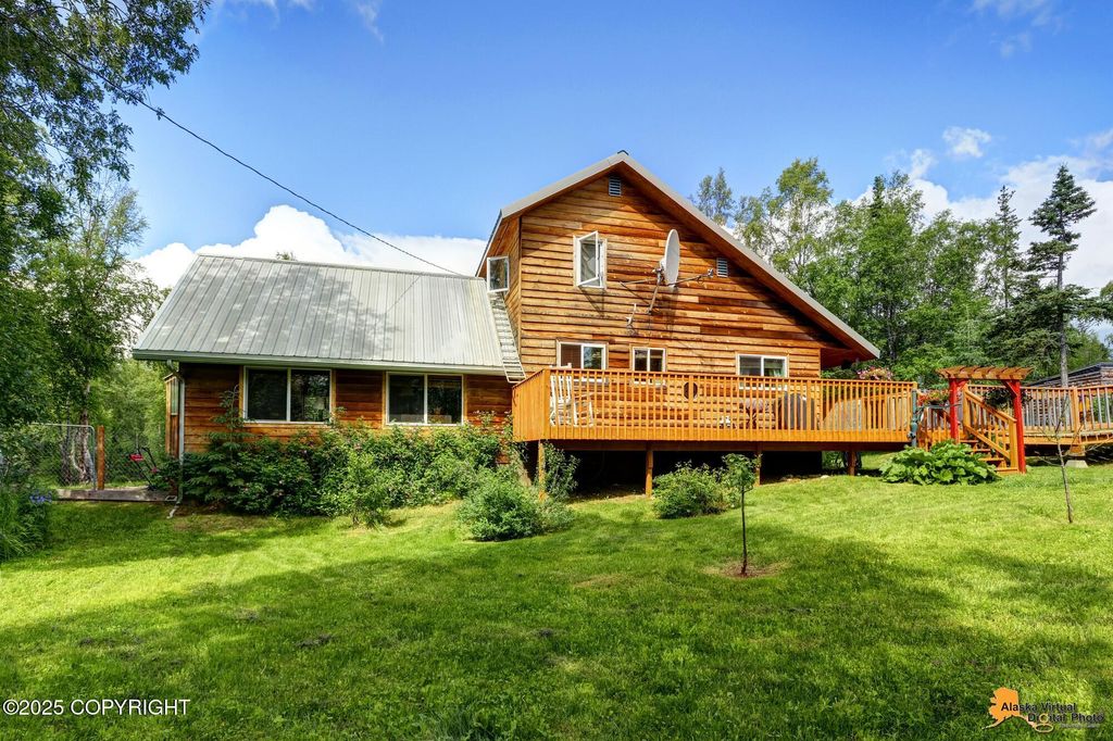 12861 W Willow Fishhook Road, Willow, AK 99688