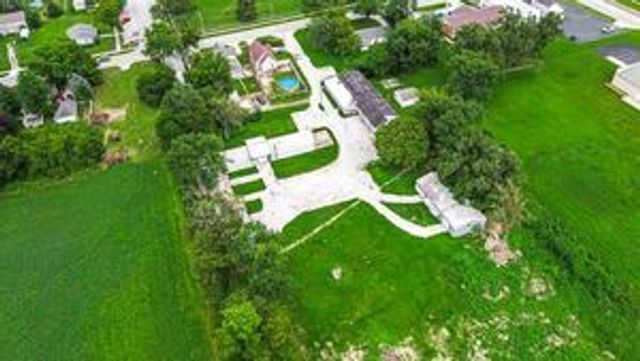 6920 S STATE ROUTE 1, St. Anne, IL 60964