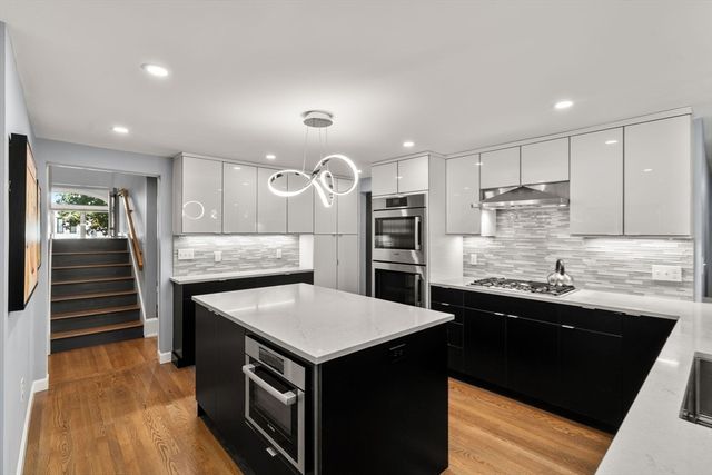 41 Juniper, Newton, MA 02459