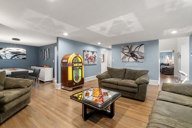 41 Juniper, Newton, MA 02459