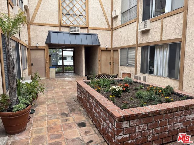 2141 S Bentley Avenue 106, Los Angeles, CA 90025