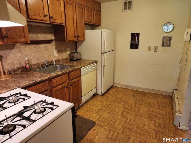 179 Moylan Court 179, Newington, CT 06111
