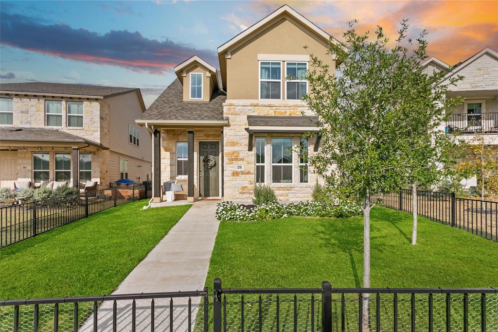 376 Lost Mine Peak LN, Dripping Springs, TX 78620