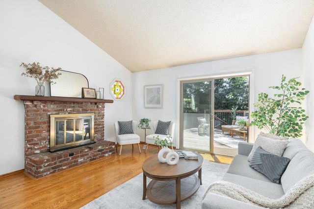 615 Montclair Dr, Santa Rosa, CA 95409