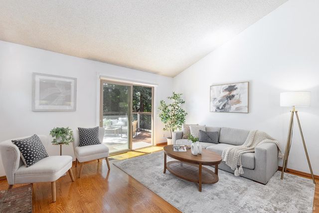 615 Montclair Dr, Santa Rosa, CA 95409