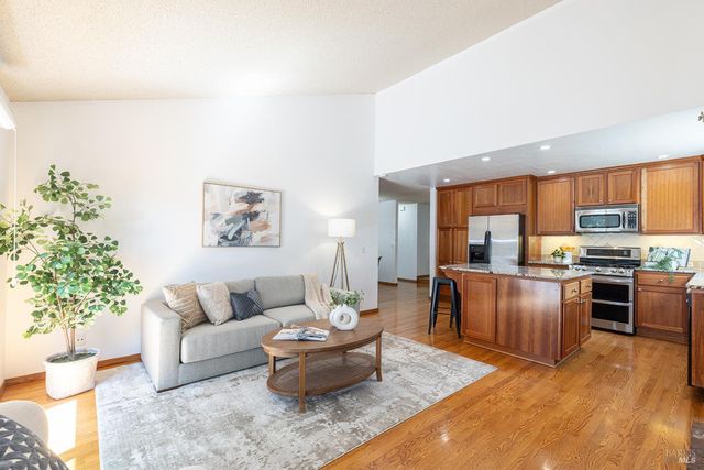 615 Montclair Dr, Santa Rosa, CA 95409