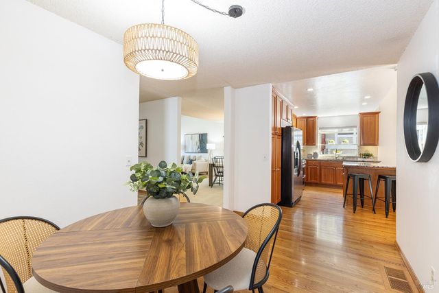 615 Montclair Dr, Santa Rosa, CA 95409