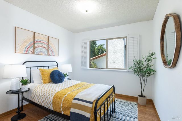 615 Montclair Dr, Santa Rosa, CA 95409