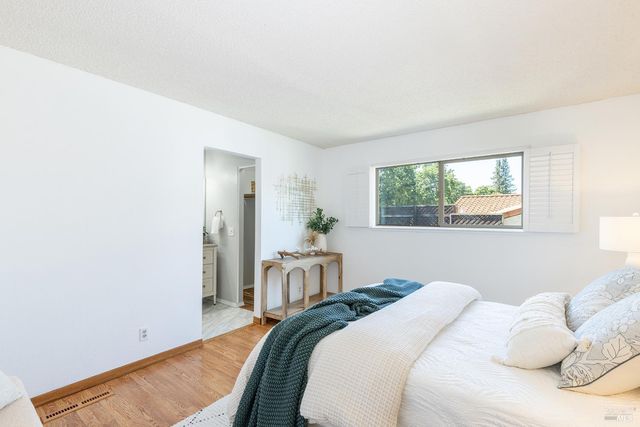 615 Montclair Dr, Santa Rosa, CA 95409