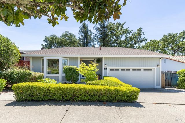 615 Montclair Dr, Santa Rosa, CA 95409