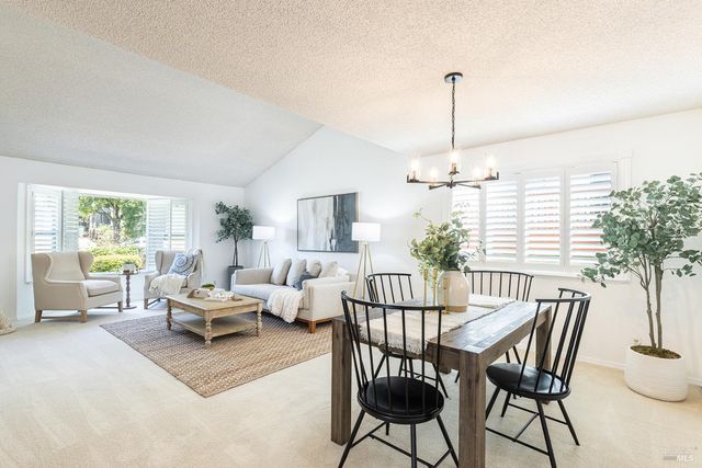 615 Montclair Dr, Santa Rosa, CA 95409