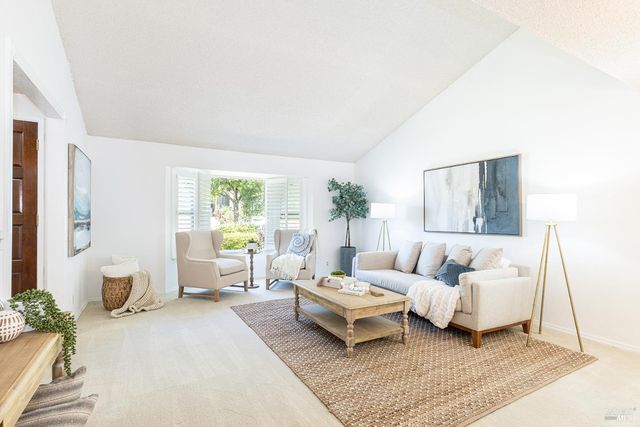 615 Montclair Dr, Santa Rosa, CA 95409