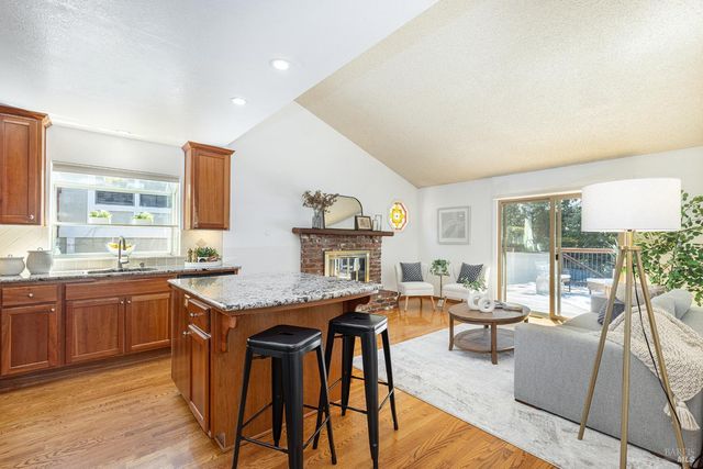 615 Montclair Dr, Santa Rosa, CA 95409