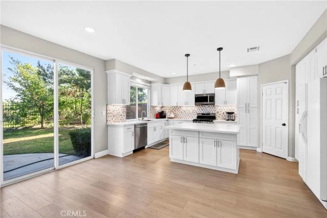 16527 Medinah St., Fontana, CA 92336