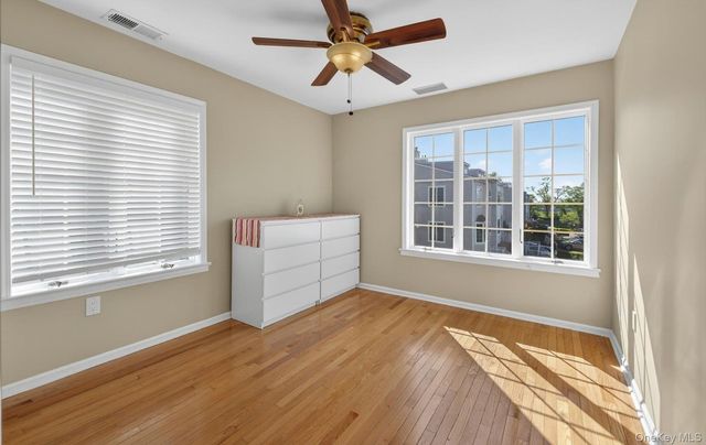 241-31 Oak Park Drive 51C, Douglaston, NY 11362