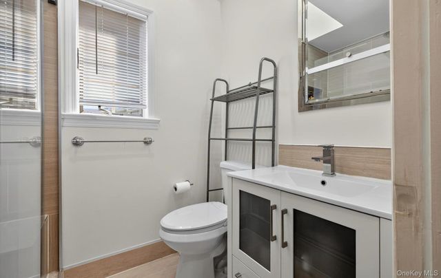 241-31 Oak Park Drive 51C, Douglaston, NY 11362