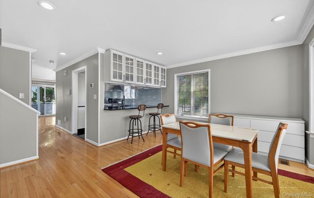 241-31 Oak Park Drive 51C, Douglaston, NY 11362