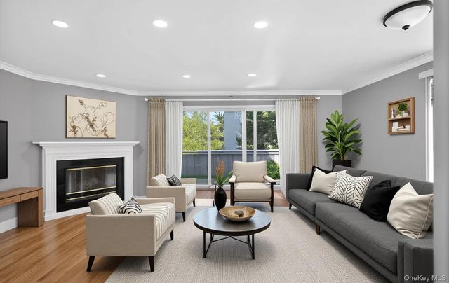 241-31 Oak Park Drive 51C, Douglaston, NY 11362