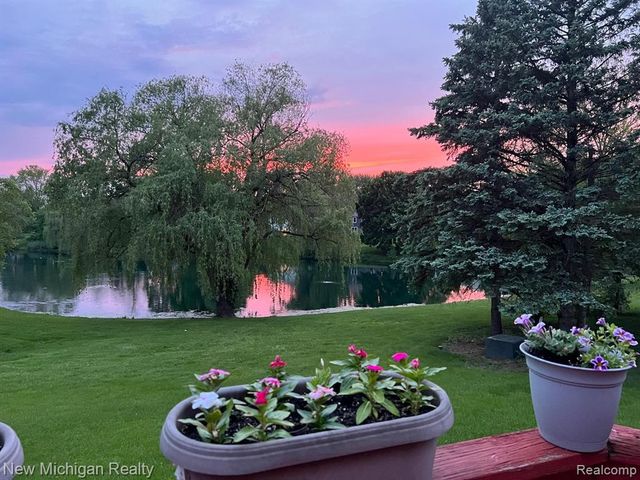 34730 Bunker Hill Drive, Farmington Hills, MI 48331