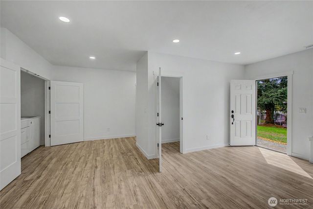 24717 S 35th Avenue, Kent, WA 98032