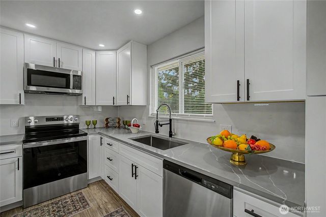 24717 S 35th Avenue, Kent, WA 98032