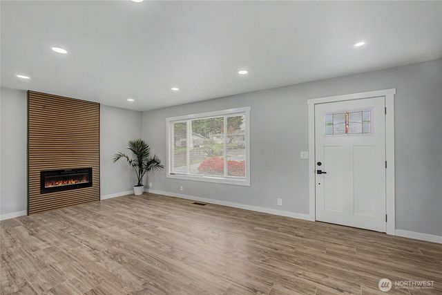 24717 S 35th Avenue, Kent, WA 98032