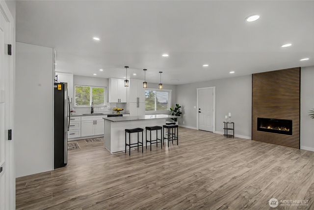 24717 S 35th Avenue, Kent, WA 98032