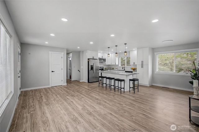 24717 S 35th Avenue, Kent, WA 98032