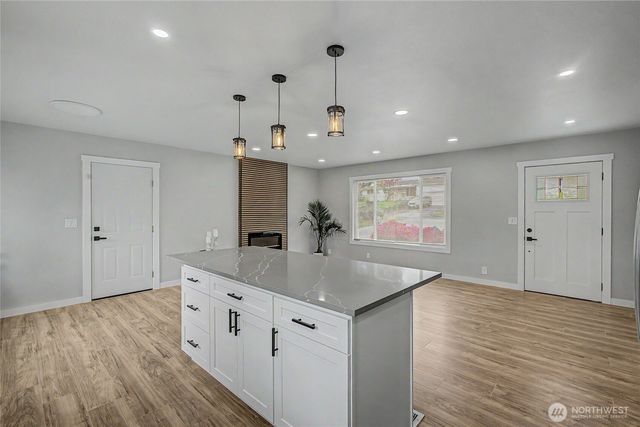 24717 S 35th Avenue, Kent, WA 98032