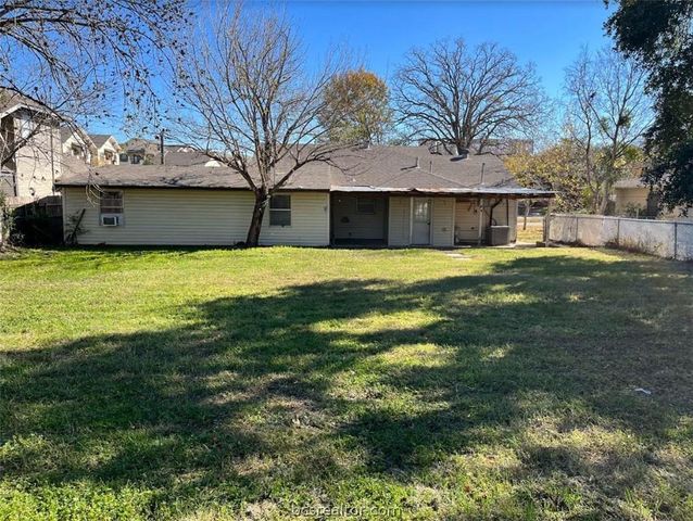212 Inlow Boulevard, Bryan, TX 77801