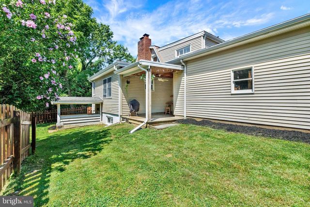 2050 STONECREST DR, Lancaster, PA 17601