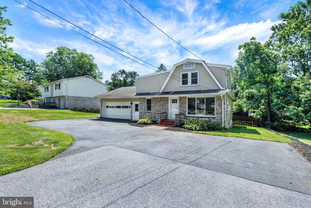 2050 STONECREST DR, Lancaster, PA 17601