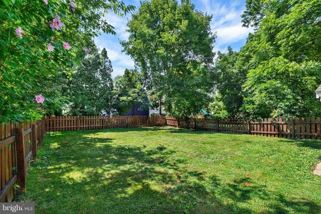 2050 STONECREST DR, Lancaster, PA 17601