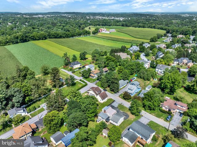 2050 STONECREST DR, Lancaster, PA 17601