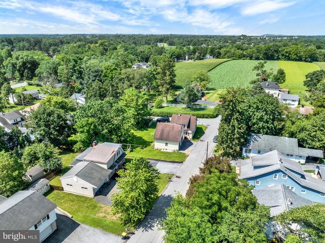 2050 STONECREST DR, Lancaster, PA 17601