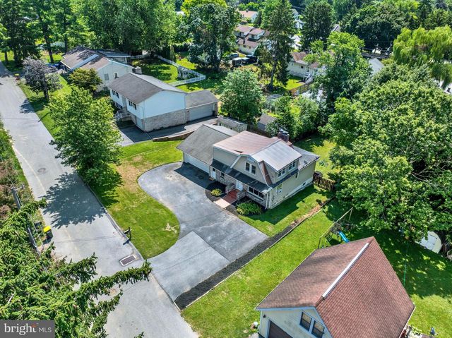 2050 STONECREST DR, Lancaster, PA 17601