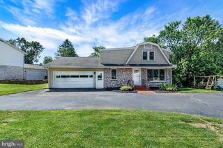 2050 STONECREST DR, Lancaster, PA 17601