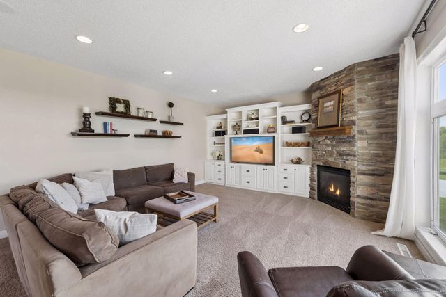 6025 Century Lane, Prior Lake, MN 55372
