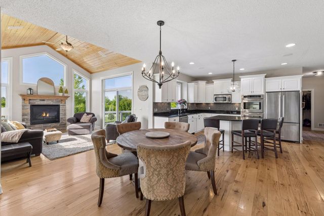 6025 Century Lane, Prior Lake, MN 55372