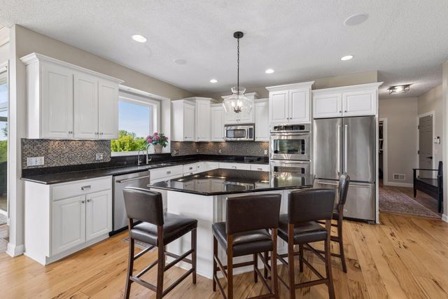6025 Century Lane, Prior Lake, MN 55372
