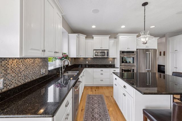 6025 Century Lane, Prior Lake, MN 55372