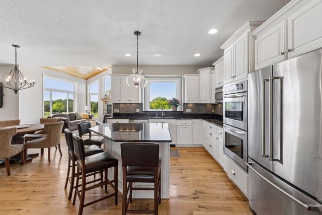 6025 Century Lane, Prior Lake, MN 55372