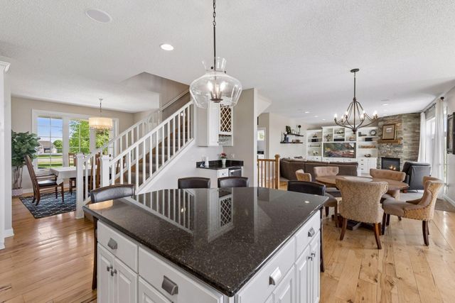 6025 Century Lane, Prior Lake, MN 55372