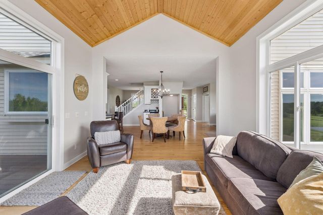 6025 Century Lane, Prior Lake, MN 55372