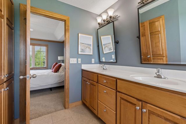 6025 Century Lane, Prior Lake, MN 55372