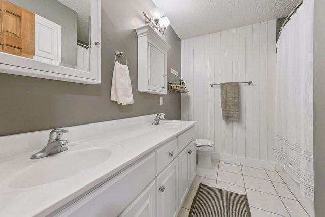 6025 Century Lane, Prior Lake, MN 55372