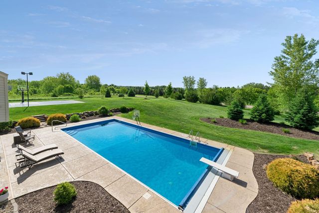 6025 Century Lane, Prior Lake, MN 55372