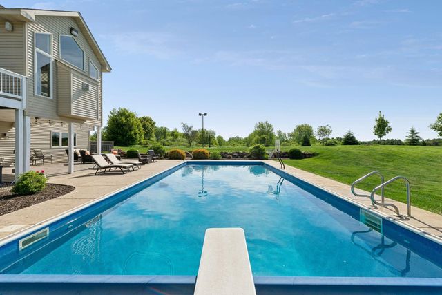 6025 Century Lane, Prior Lake, MN 55372