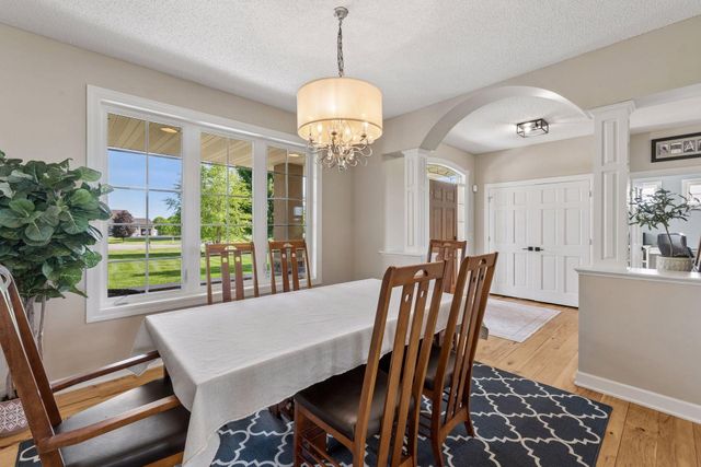 6025 Century Lane, Prior Lake, MN 55372